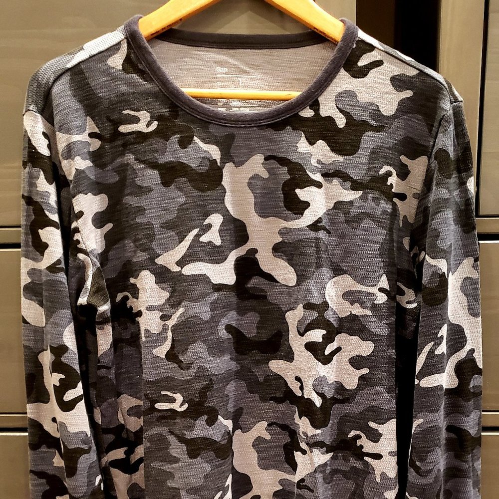 GAP camouflage Henley (Gray, white, black) Large